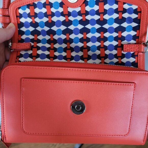 Vera Bradley Accordion Faux Leather Crossbody Bag - Picture 4 of 13